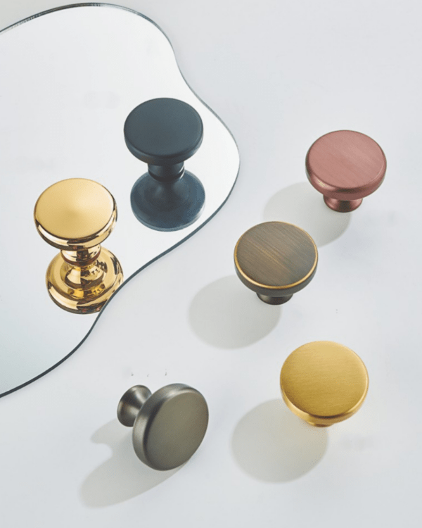 Solid brass cabinet pull knobs (5)
